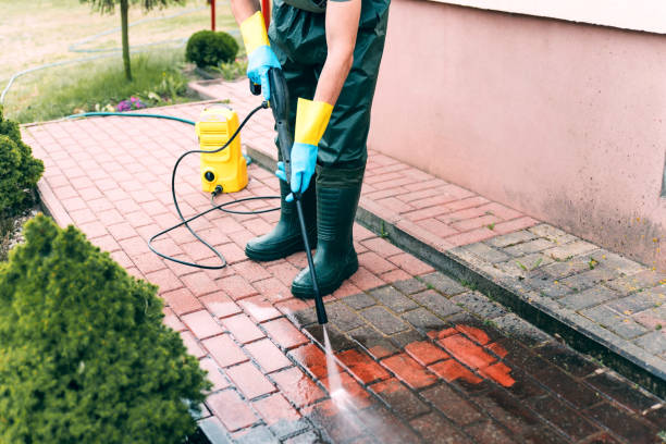 Best Pool Deck Cleaning  in Geneva, OH